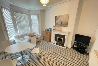 4 bed house, Derry Avenue, North Hill, Plymouth, PL46BH - Image 1